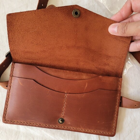 NWT MATTE Auburn Brown Leather Snap Close Belt Bag - Picture 3 of 3